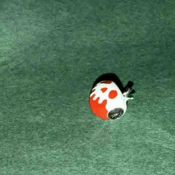 Gnoce xmas halloween gift - Red Apple w/leaf charm bead - see pics - Picture 6 of 8